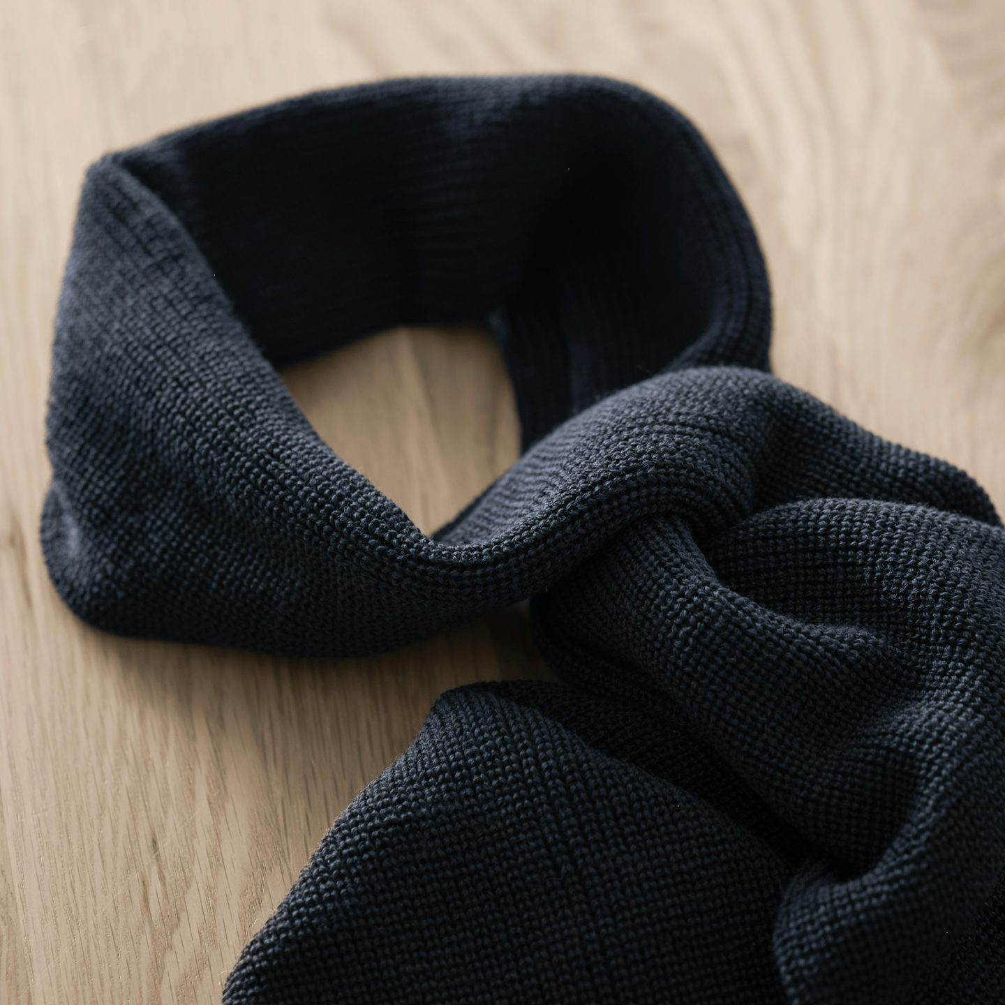 Diplomat Navy Merino Wool Knit 1975 NATO Marine Scarf - Detail Image One