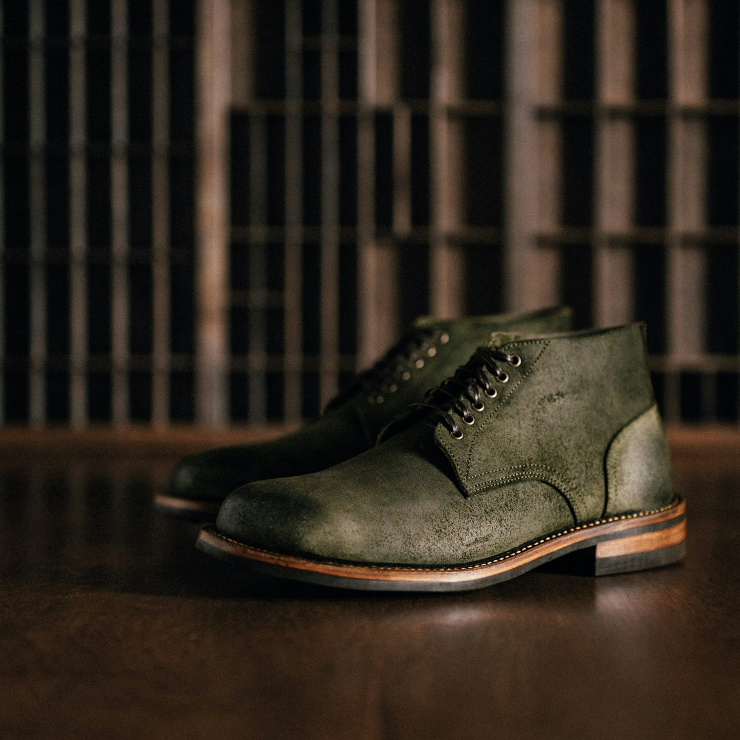 Trench Chukka - Horween Huntsman Waxy Chamois Reverse, Dainite