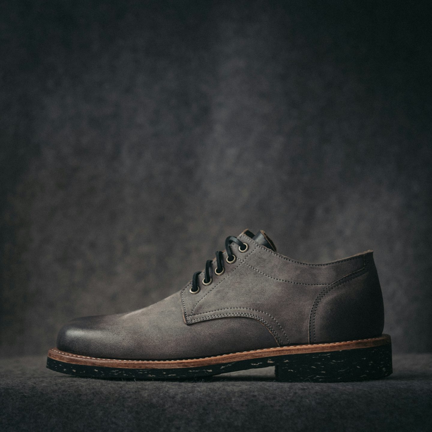 Trench Oxford - Carbon Bark Veg Retan, Dr. Sole 1122 Raw Cord Sole