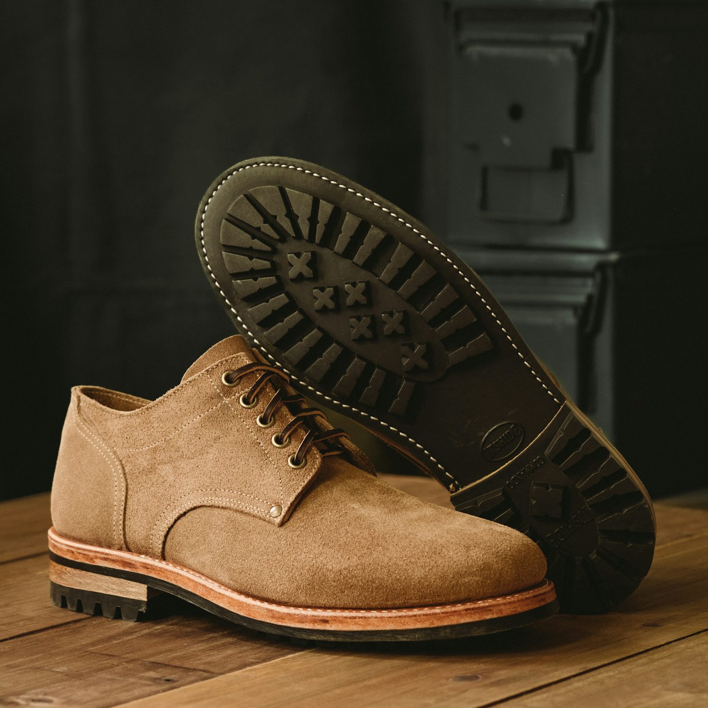 Natural Chromexcel Roughout Trench Oxford - Detail Image Two