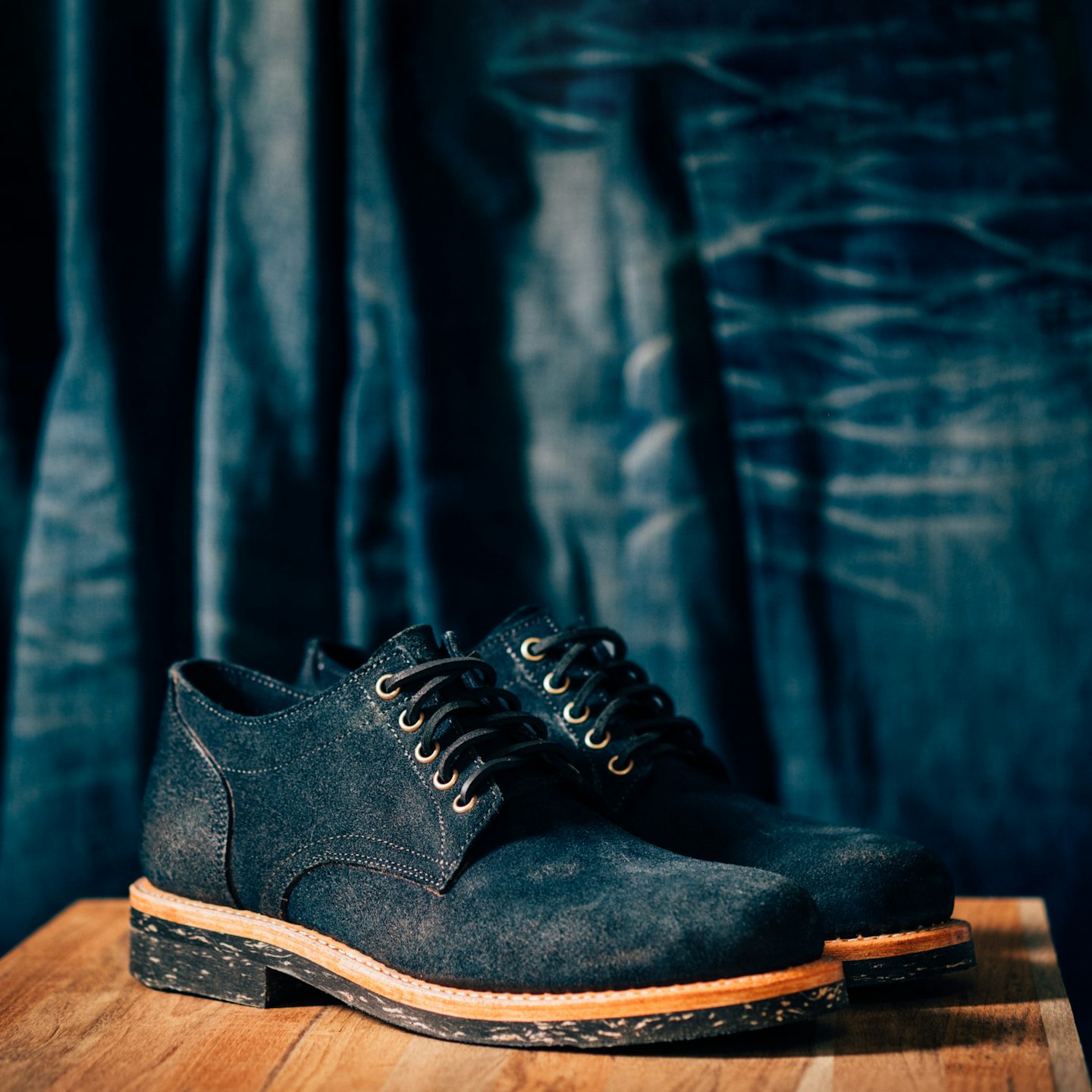 Natural Indigo Chromexcel Roughout Trench Oxford - Detail Image One
