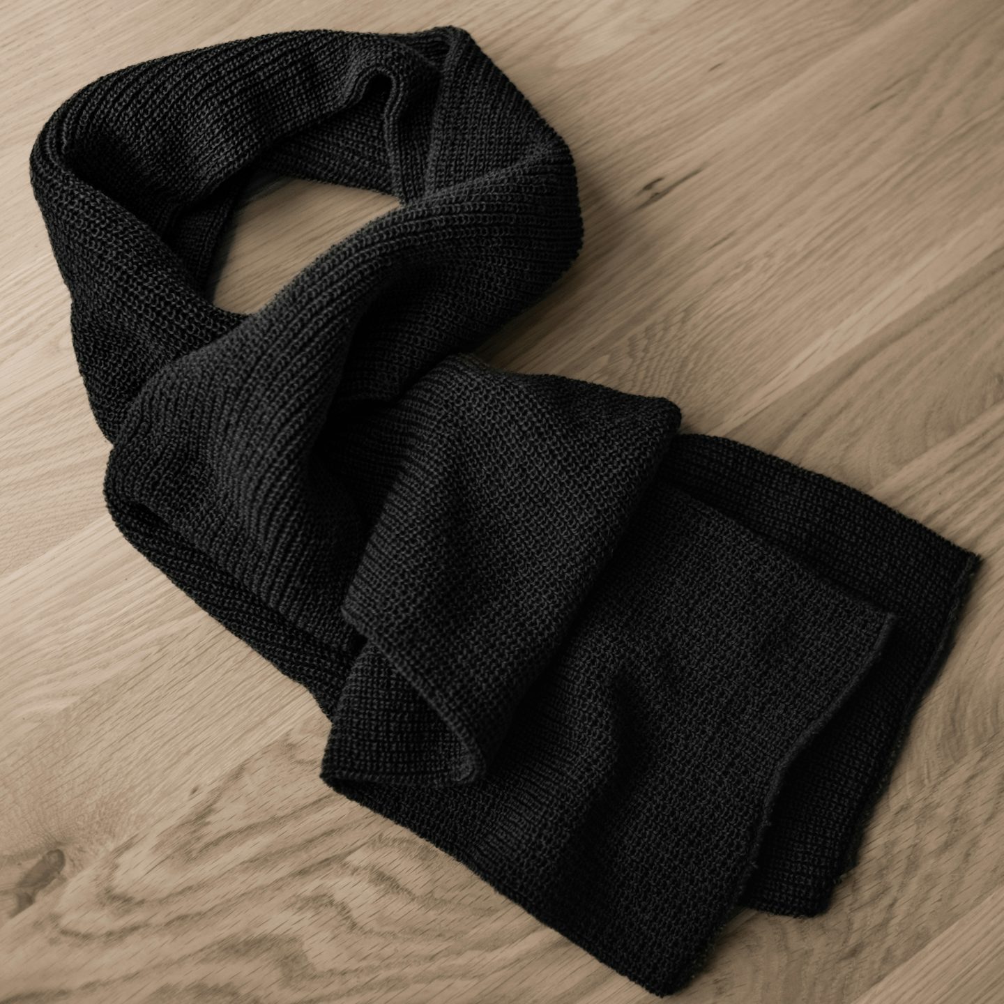 ザリアルマッコイズ SCARF WOOL-KNIT (NAVY) 1975 NATO Marine Scarf - Operator Black Merino Wool Knit by