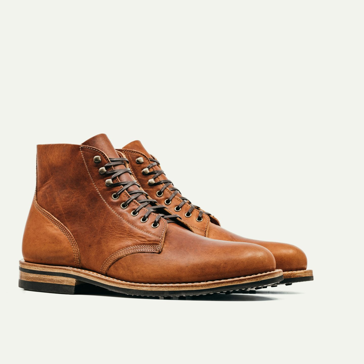 Field Boot - Horween English Tan Dublin, Dainite Rubber-Studded