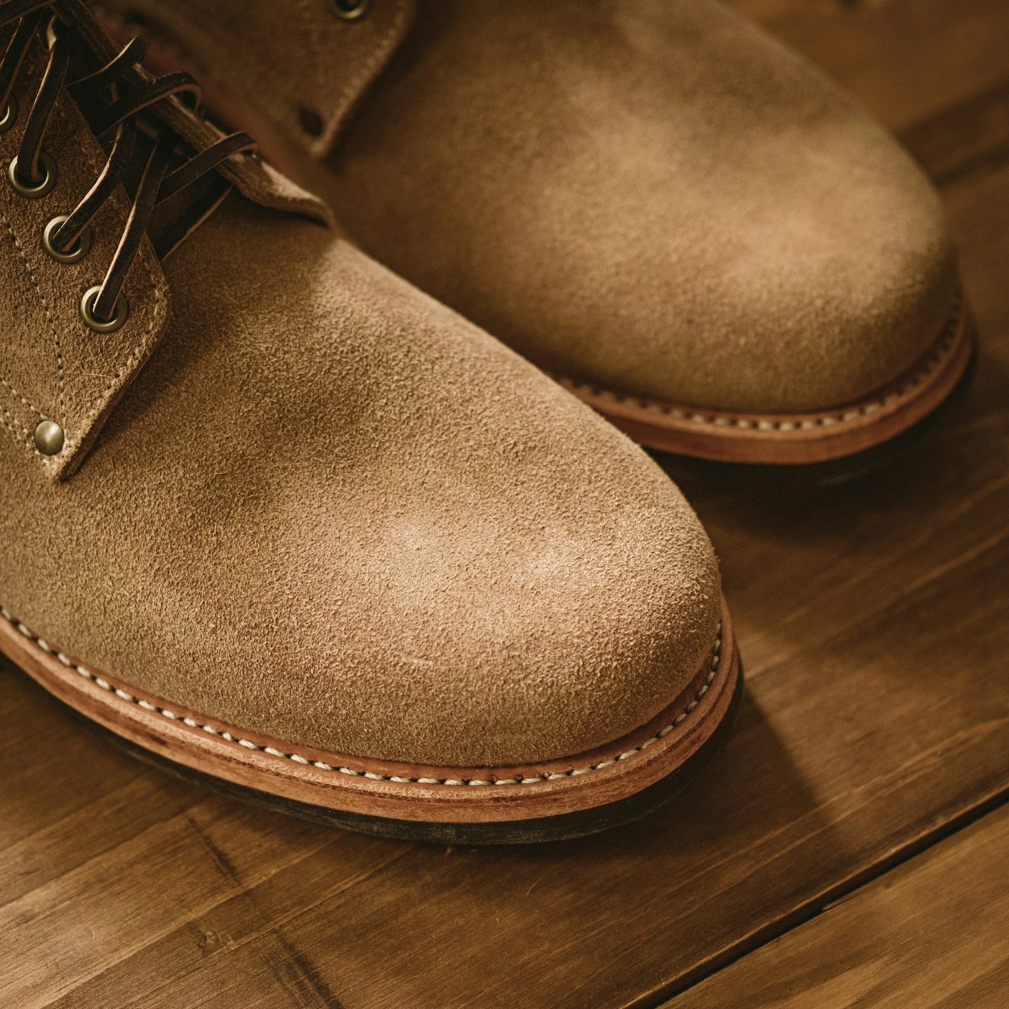 Trench Oxford - Natural Chromexcel Roughout, Commando Sole - Made