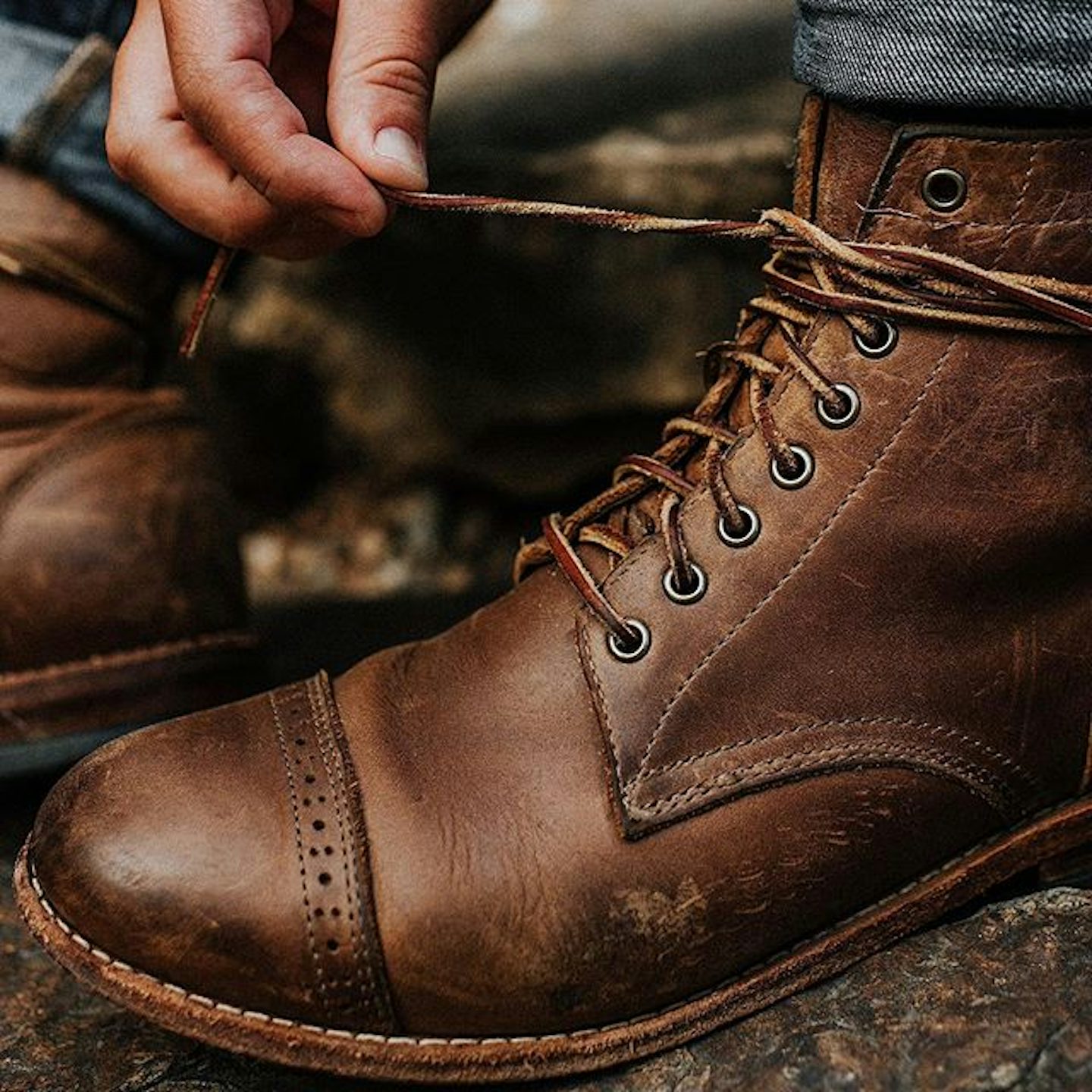 Lacing-up the Oak Street Bootmakers Cap-Toe Trench Boot in Natural Chromexcel